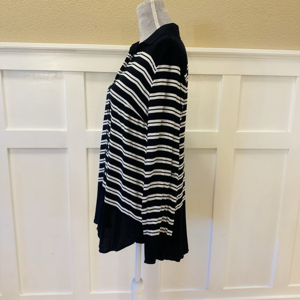 Talbots Women Shirt Blouse Size:M Blue White Striped Button-Up Rayon Super Soft - Picture 2 of 12